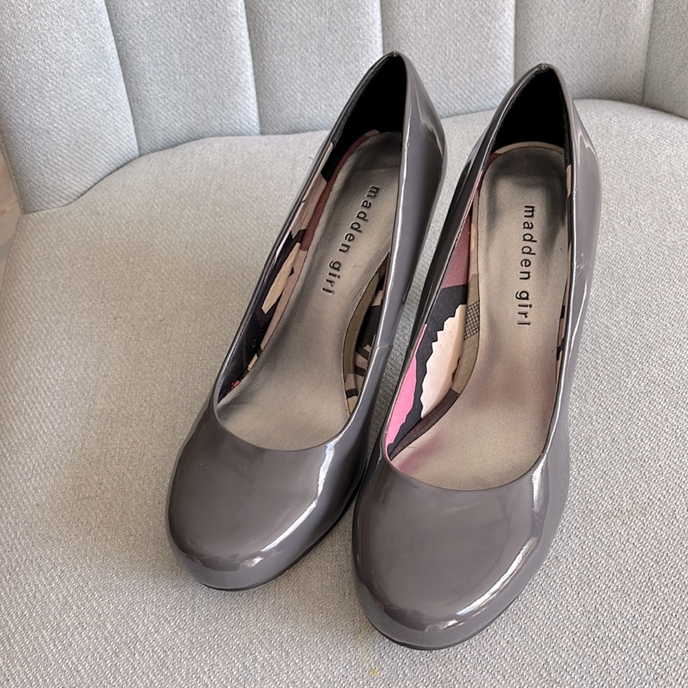 Madden girl- classic pump size 71/2